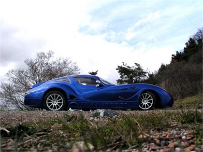 Faralli & Mazzati Antas V8 GT (2006): Плавник в голубом 