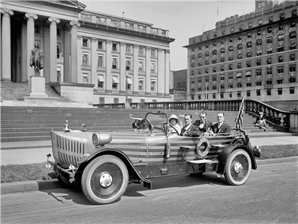 Budweiser Land Cruiser (1924): Budmobile