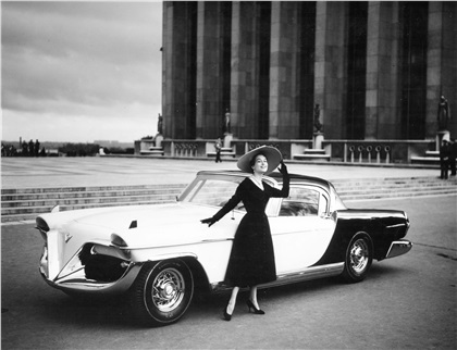 Cadillac “Die Valkyrie” designed by Brooks Stevens (1954)
