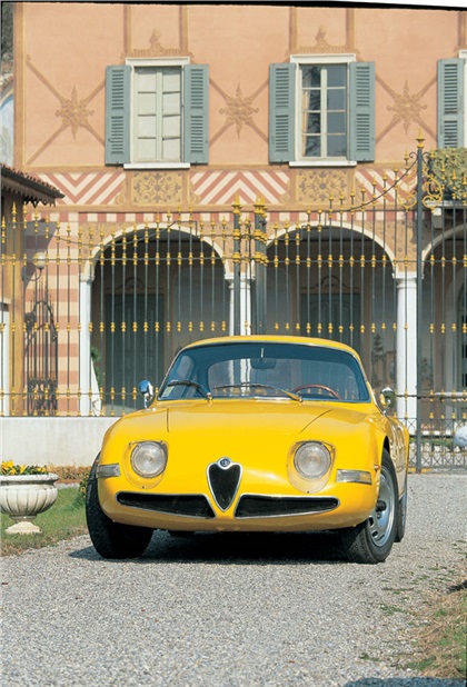 Alfa Romeo Giulietta Goccia (Michelotti), 1961 - Photo: Phil Ward / Auto Italia magazine