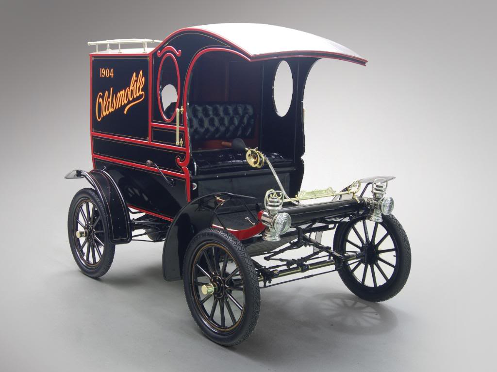 Oldsmobile Model R Curved Dash (Pie Wagon), 1904