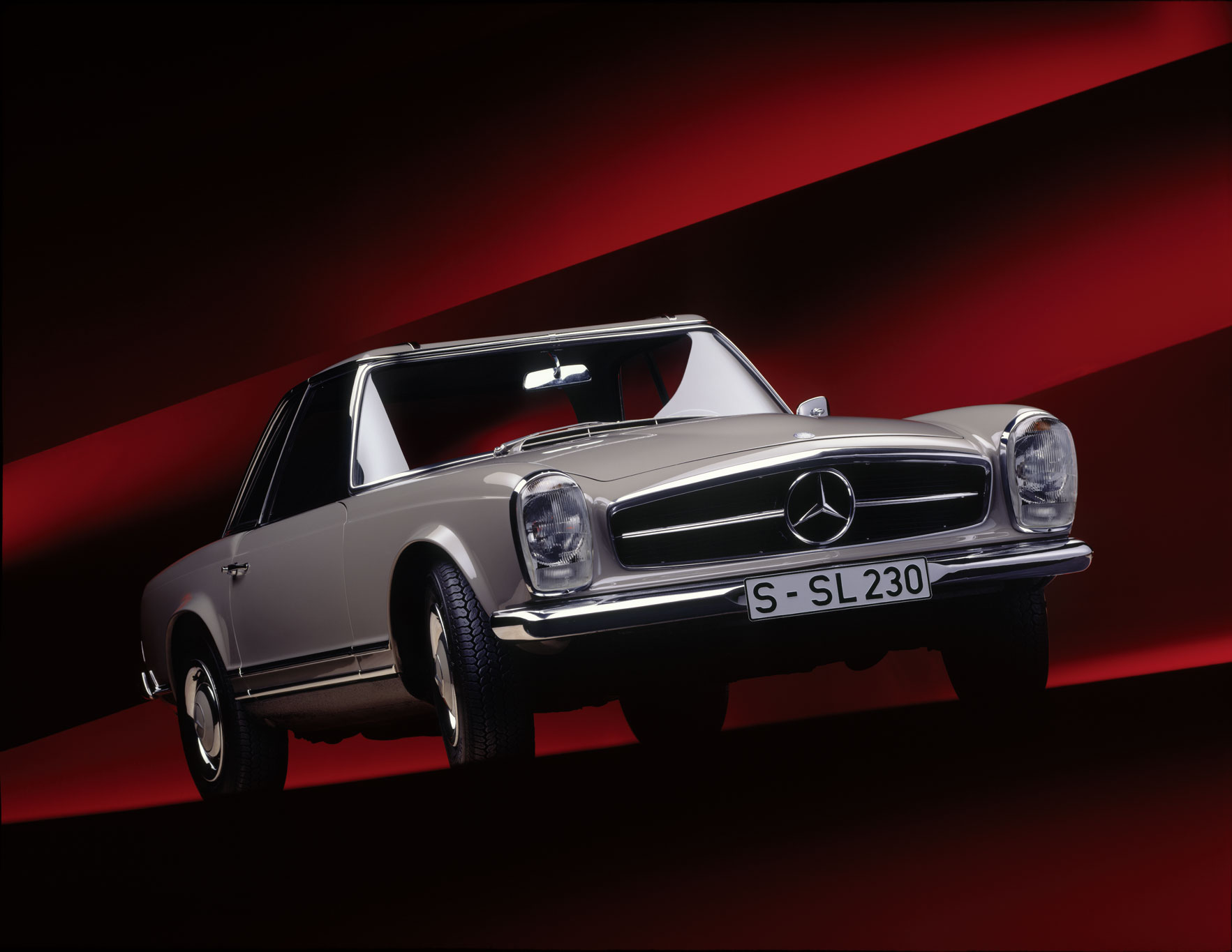 Mercedes-Benz 230SL Pagoda, 1963-67 - Photo: René Staud