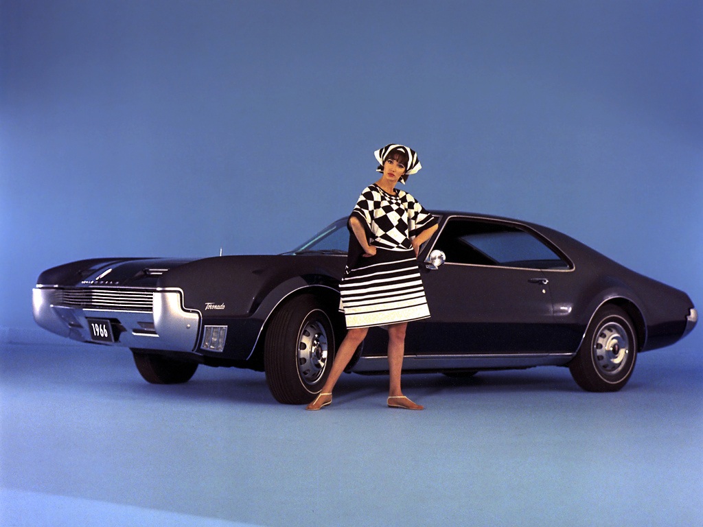 Oldsmobile Toronado, 1966
