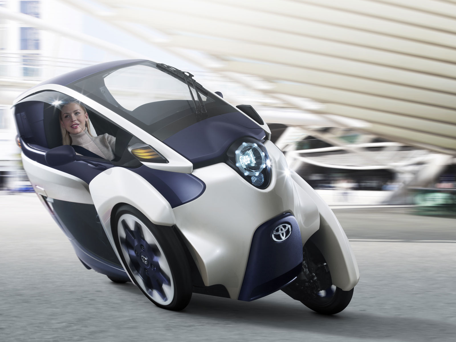 Toyota i-Road, 2013