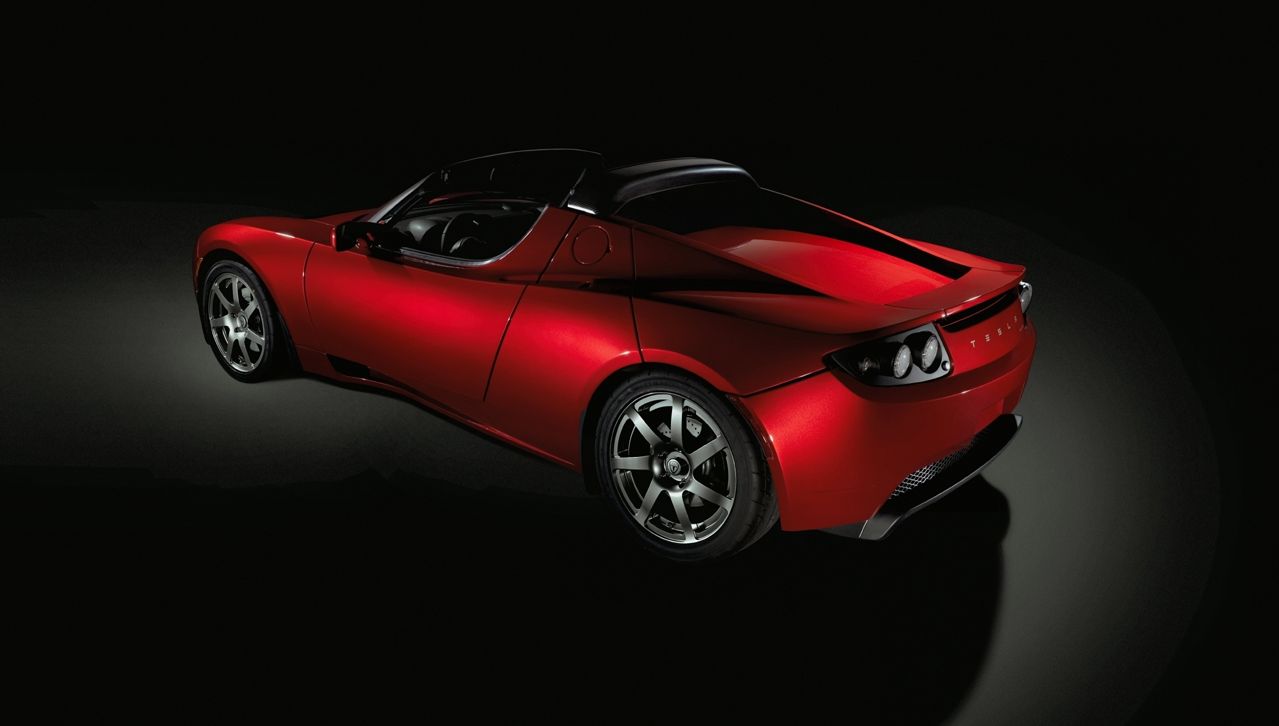 Tesla Roadster: Спорткар на электрической тяге