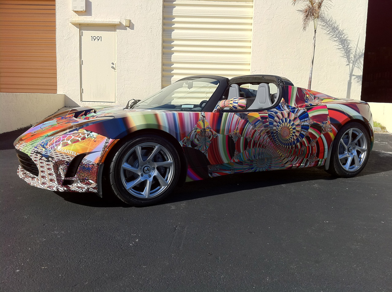 Tesla Roadster Art Car bay Laurence Gartel (2010)