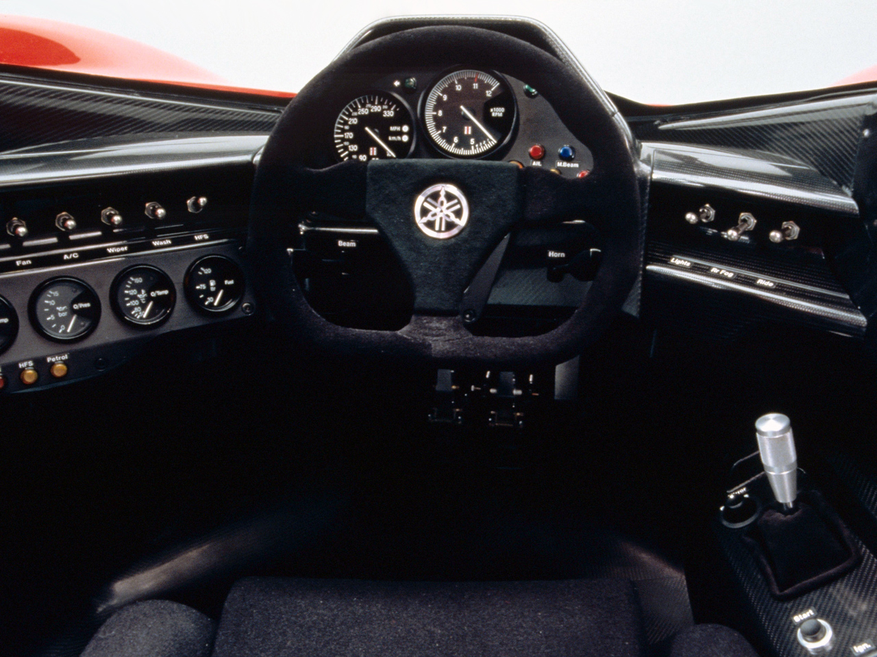 Yamaha OX99-11 (1992) - Interior