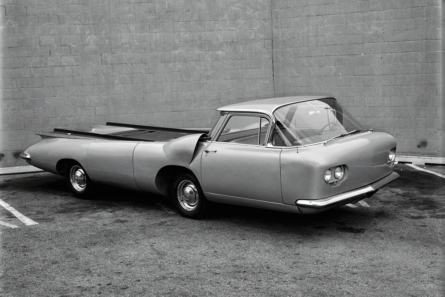 Norman Holtkamp's Cheetah High-Speed Transporter (1961): Super-Hauler for Race Cars