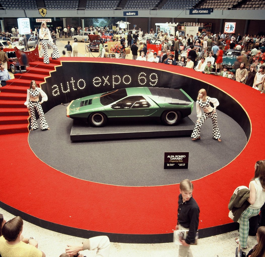 1968_Bertone_Alfa-Romeo_Carabo_Auto-Expo-69.jpg