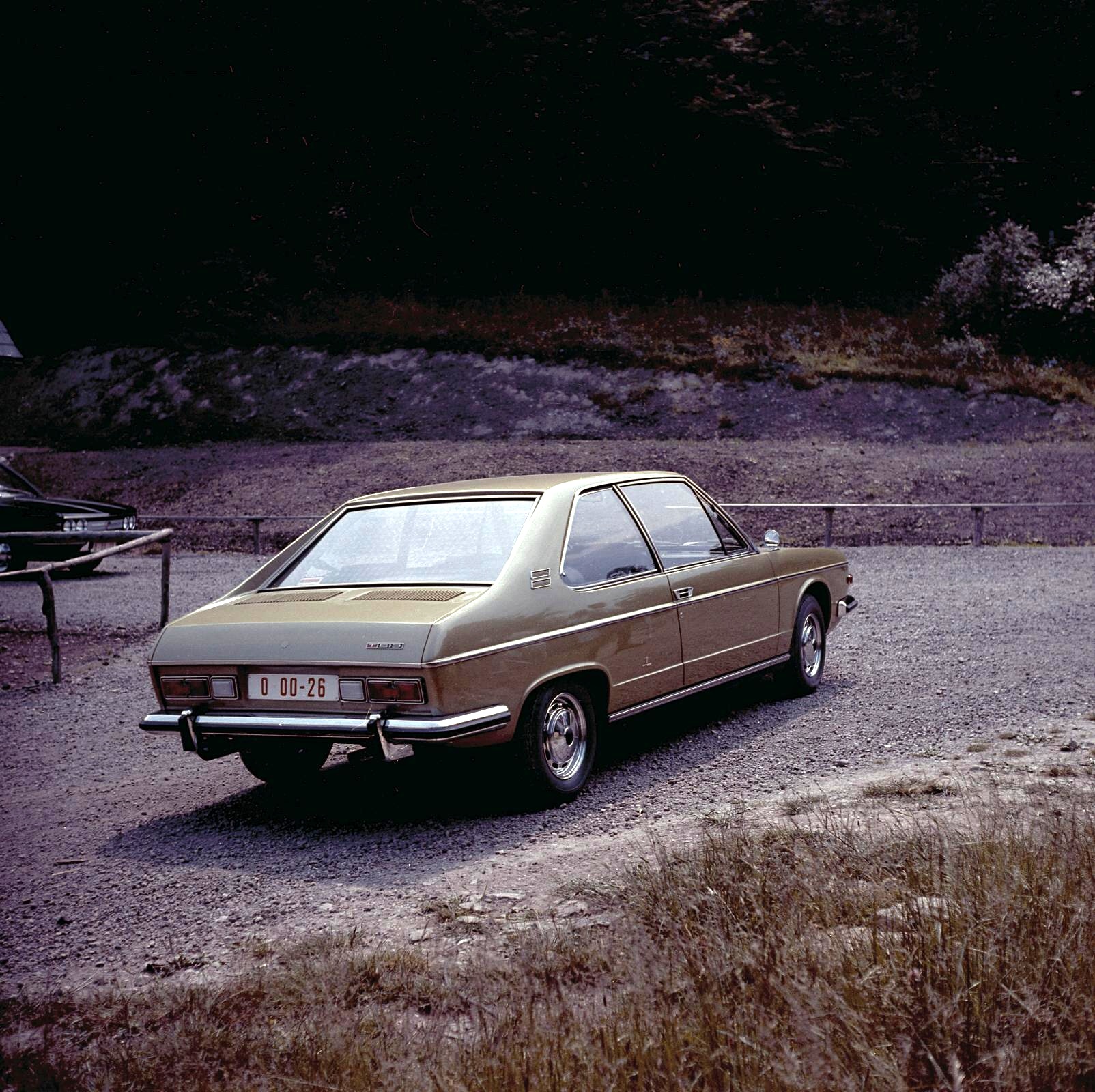 http://www.carstyling.ru/resources/studios/1969-Vignale-Tatra-613-Coupe-Prototype-08.jpg