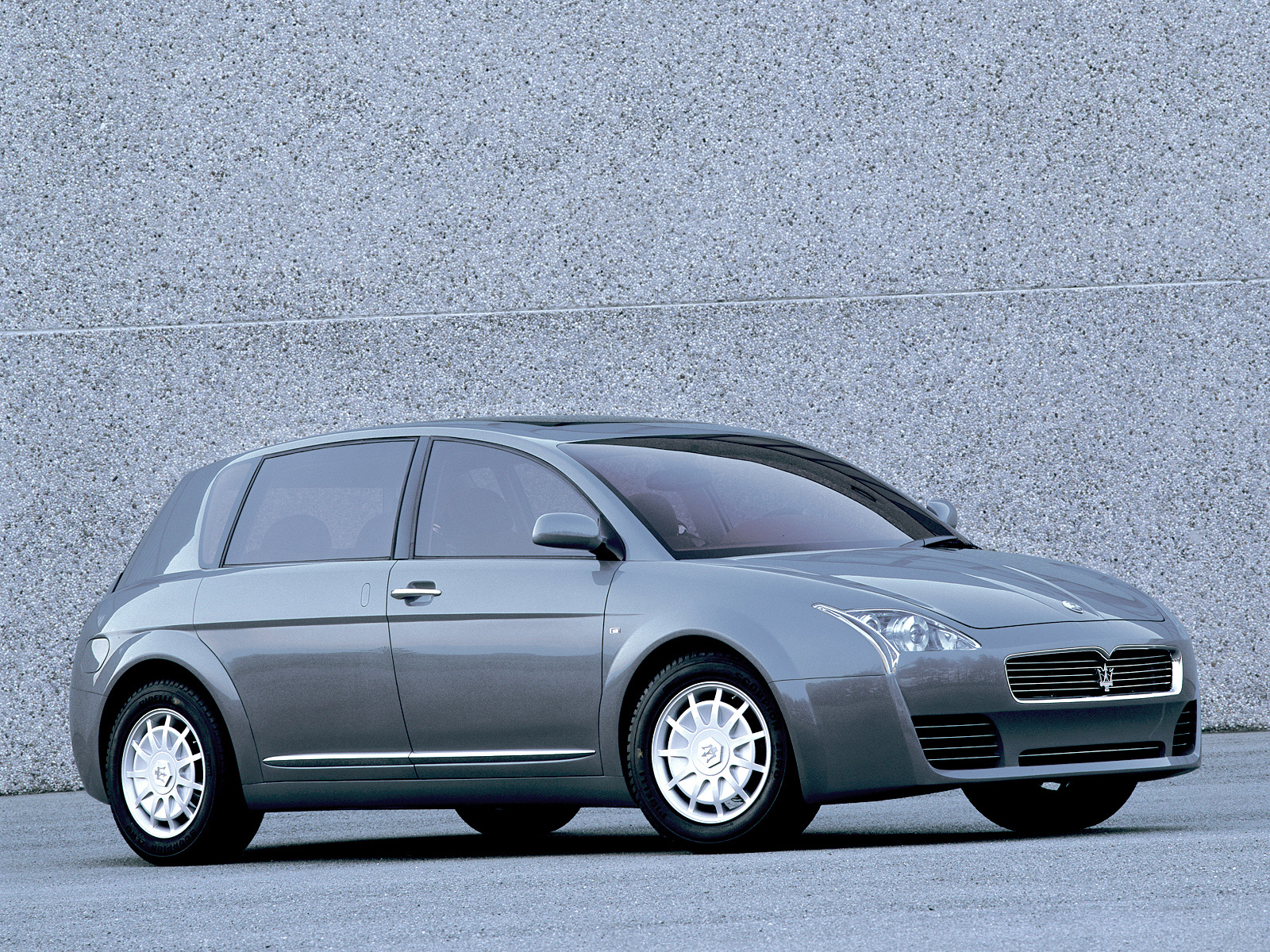 2000 Maserati Buran (ItalDesign) - Studios