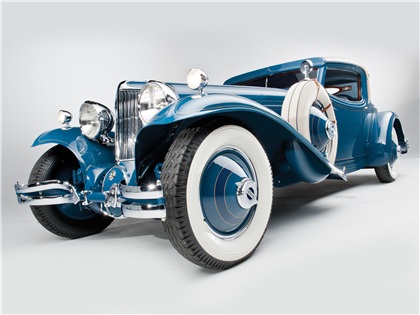 Знаменитое купе Cord L-29, построенное по эскизам де Сахновски лично для Гектора Хейза. В 1929 году на конкурсе элегантности в Монако машина завоевала Гран При.