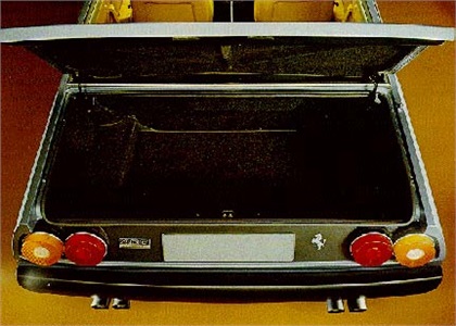 Ferrari 400 (Pininfarina), 1976-79 - Luggage space