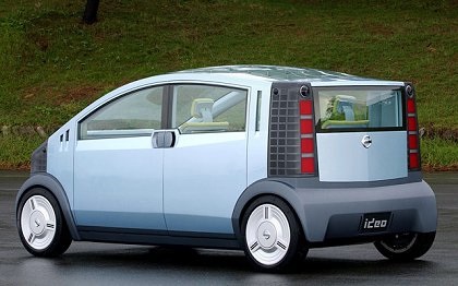 Nissan ideo, 2001