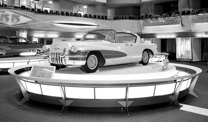 If the 1955 LaSalle II concept car roadster evoked the Corvette, the LaSalle II hardtop sedan concept, pictured here, epitomized sporting elegance.