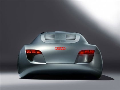 Audi RSQ, 2004