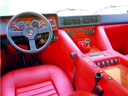 Lamborghini LM002 (1986-1993): Внедорожный «Ламбо»