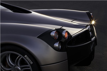 Pagani Huayra (2011)