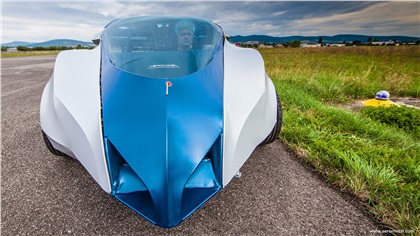Evolution: AeroMobil 2.5 (2010-2013)