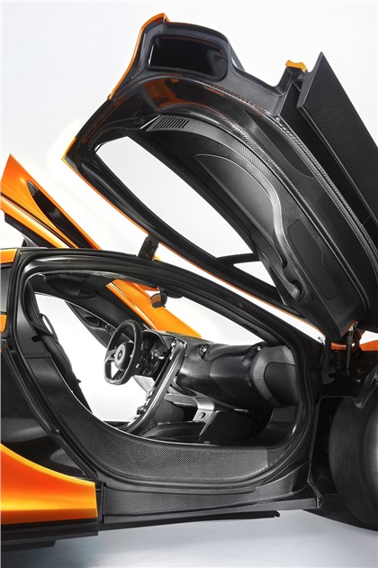 McLaren P1 (2013) - Interior