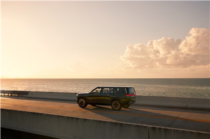 Rivian R1S (2020): 7-Seater Electric SUV