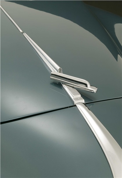 Alfa Romeo 6C 2500 S Cabriolet (Stabilimenti Farina), 1947 - Hood Detail