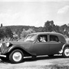 Citroen Traction Avant 15CV Type Six, 1949 - Послевоенные «Траксьоны» слегка преобразились – вместо вентиляционных лючков на капоте появились «жабры», установлены колёса со сплошными дисками вместо прежних с крупными спицами (т.н. Michelin Pilot).