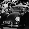 Ферри Порше за рулём кабриолета Porsche 356A во время открытия бюста своего отца на заводе Volkswagen в Вольфсбурге. 3 сентября 1955 г.
