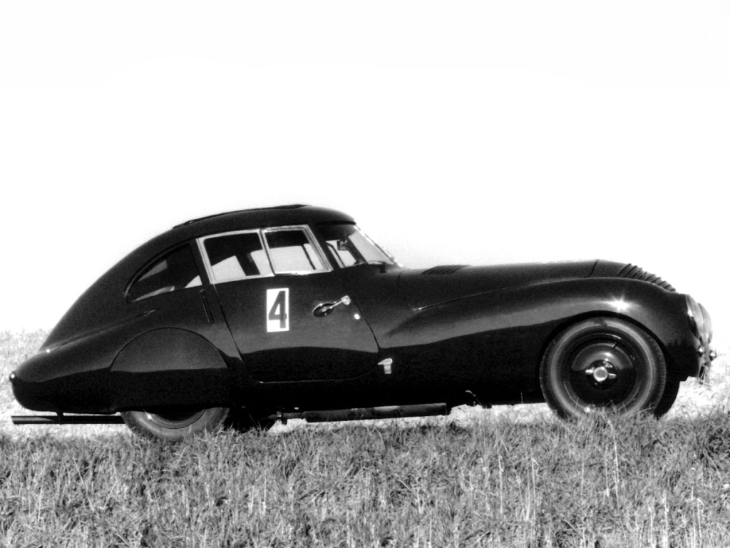 Самый эксцентричный автомобиль на базе BMW 328 был построен в 1937 году для известного немецкого промышленника Ганса Клеппера фирмой Wendler по проекту дизайнера Рейнхарда Кениг-Фашенфельда, ученика тогдашнего гуру аэродинамики профессора Вунибальда Камма. По центру «жалюзи» на радиаторной решетке располагается третья фара головного света