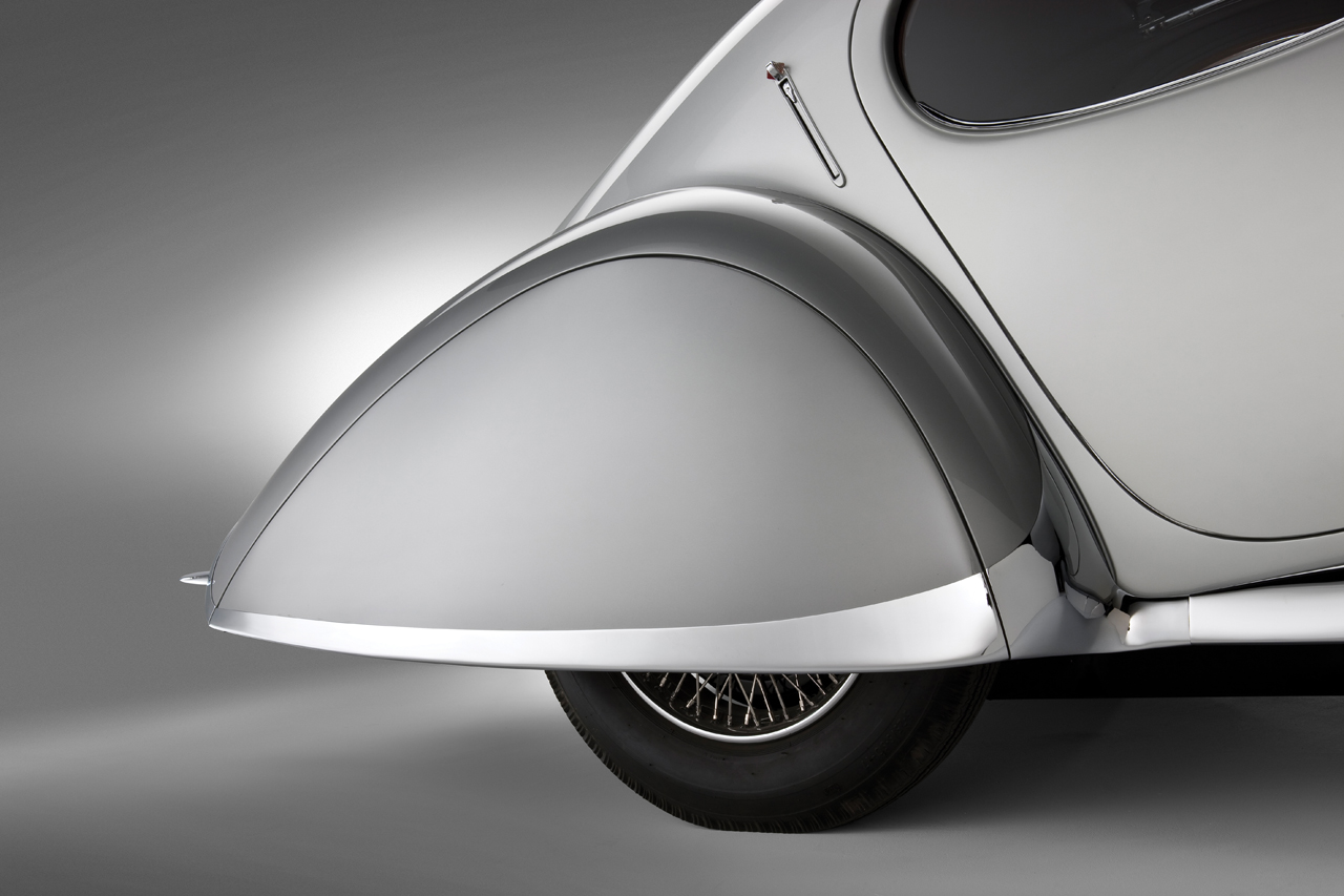 Talbot-Lago T150C-SS Teardrop Coupe (Figoni et Falaschi), 1938 - Photo: Troy Wood / RM Auctions
