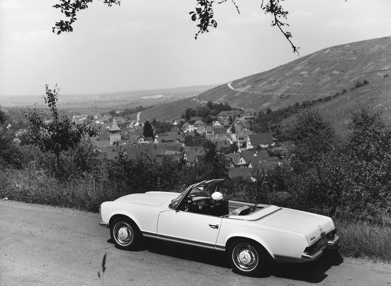 Mercedes-Benz 230SL Pagoda, 1963