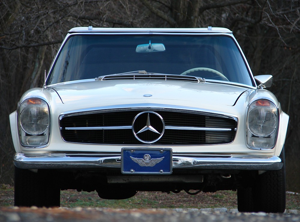 Mercedes-Benz 230SL Pagoda, 1965