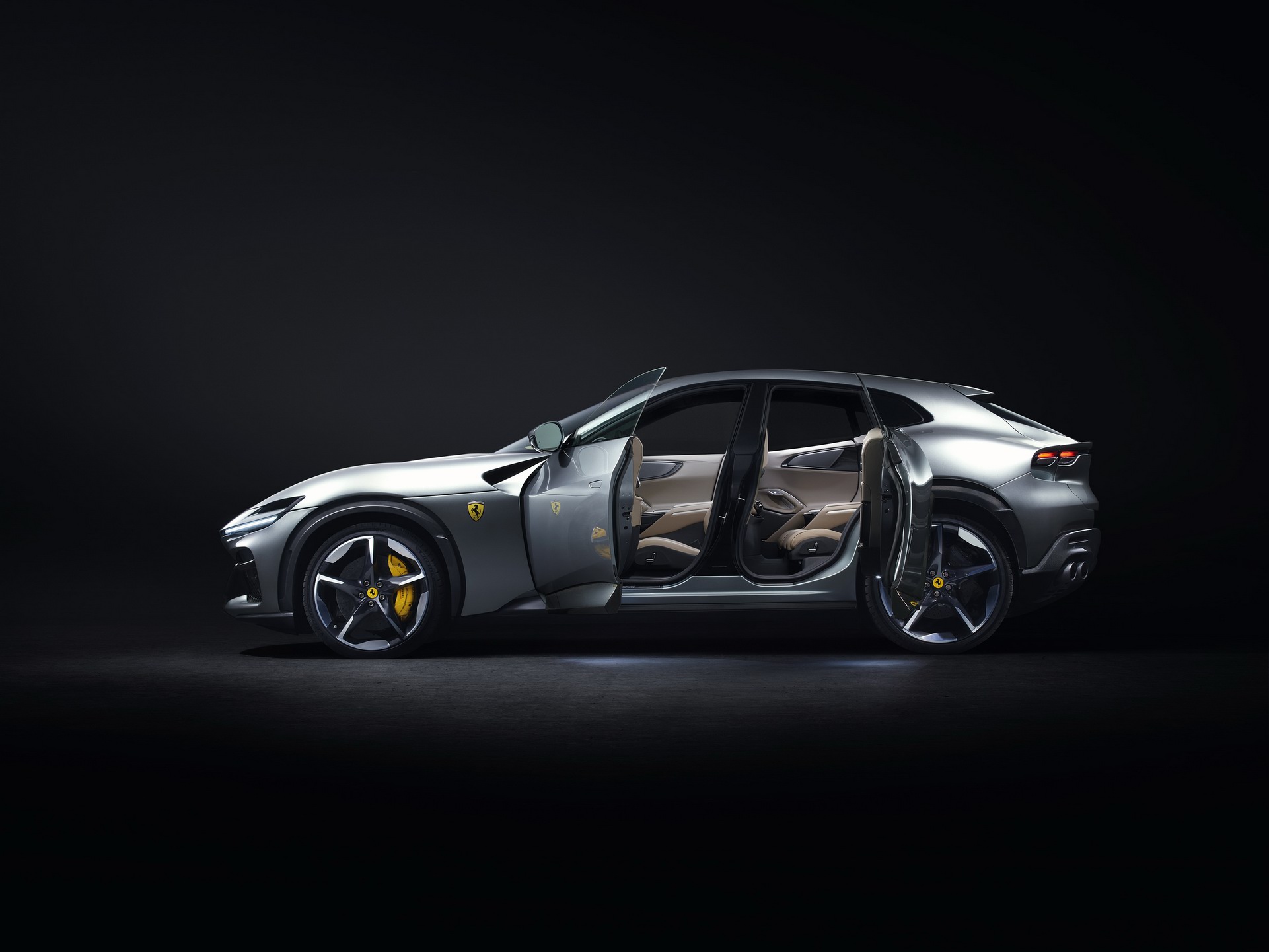 Ferrari Purosangue, 2023
