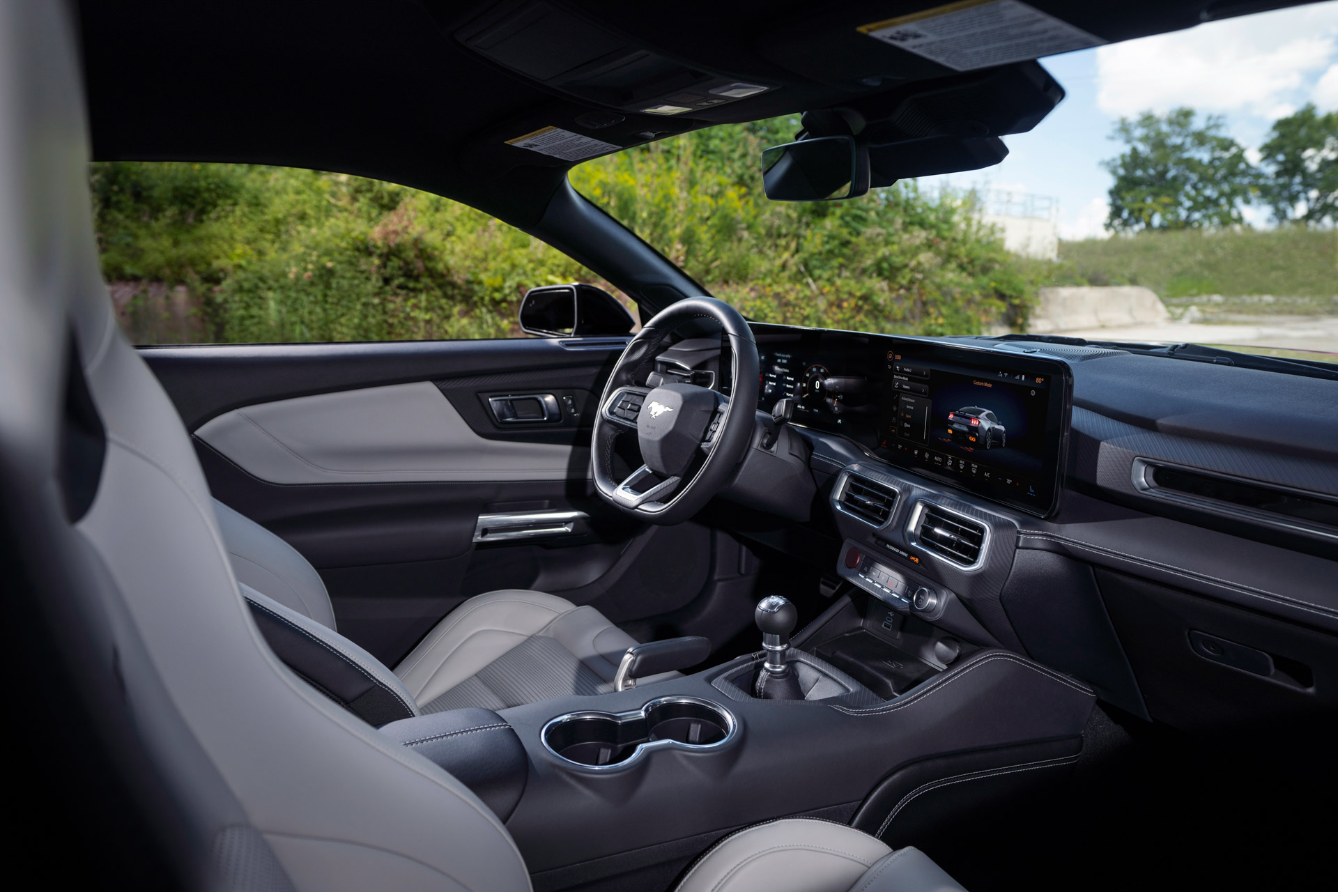 Ford Mustang, 2024 – Салон Ford Mustang седьмого поколения