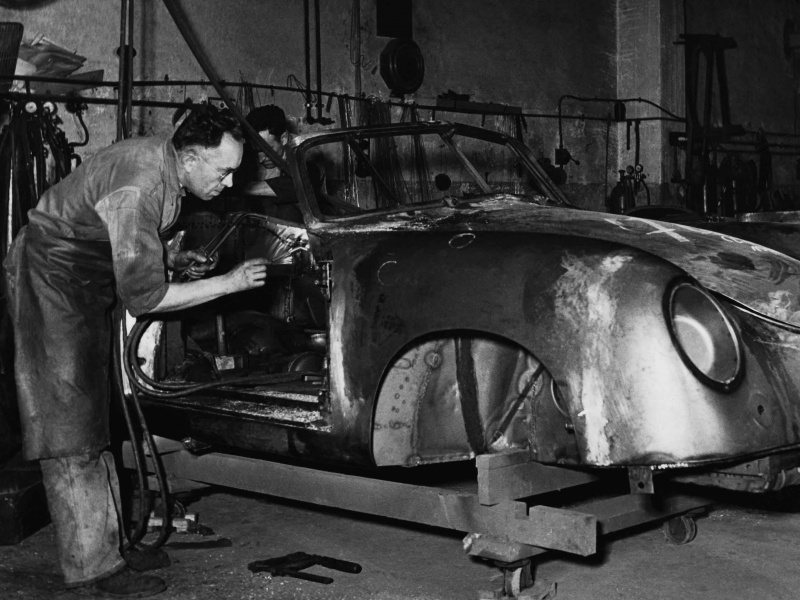 Сварка кузова кабриолета Porsche 356