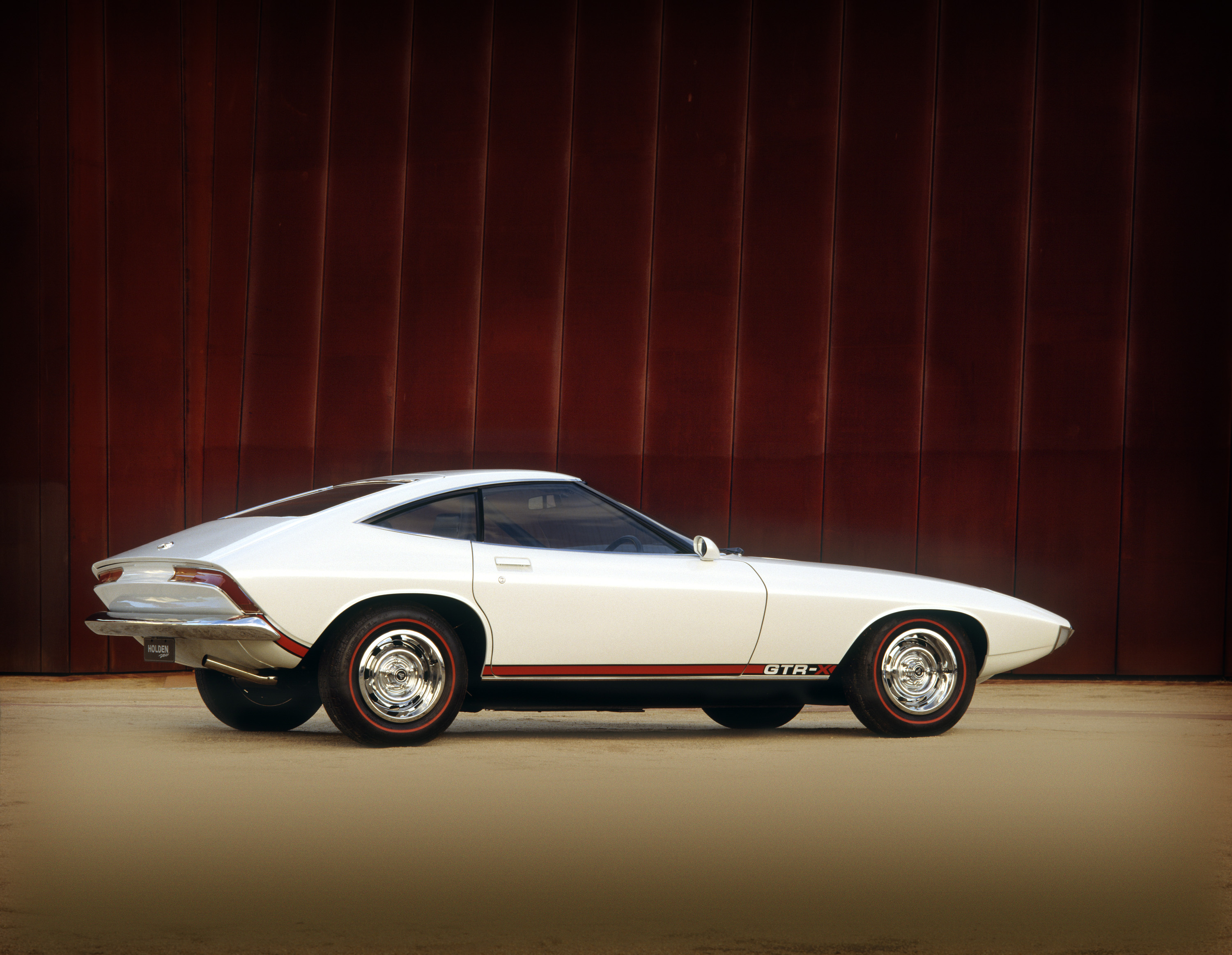 Holden Torana GTR-X, 1970 - Rear tail lights and turn signals were moulded into upswept tail