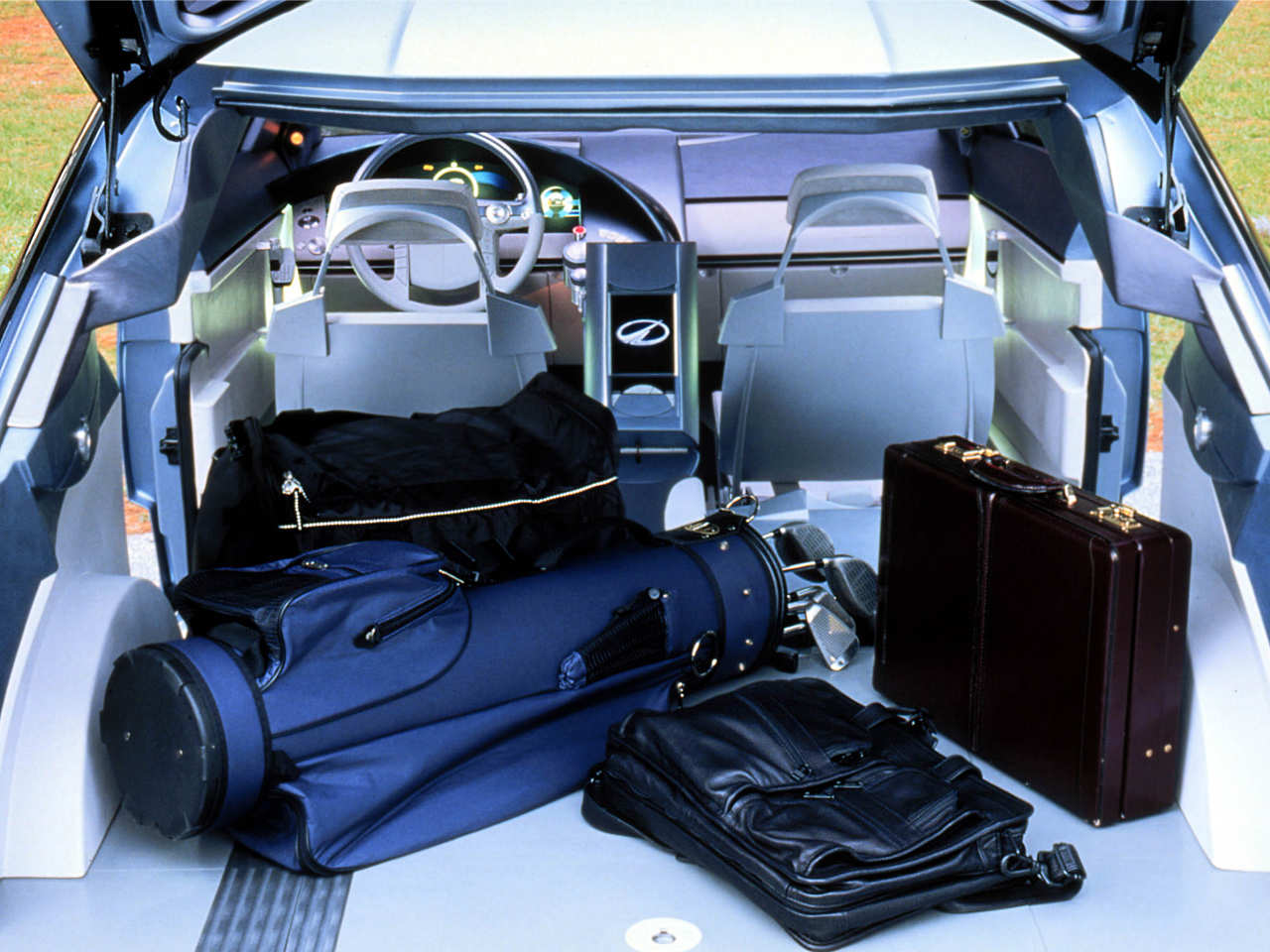 Oldsmobile Recon, 1999 - Interior