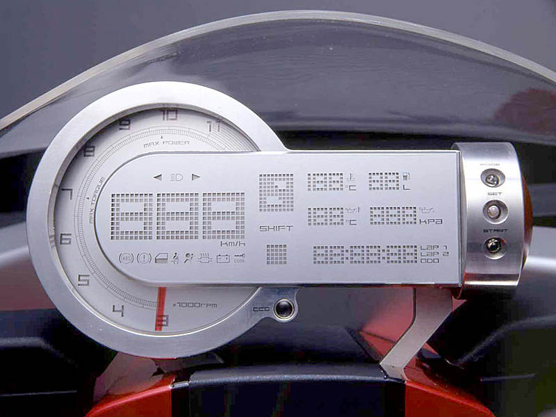 Suzuki GSX-R/4, 2001 - Interior