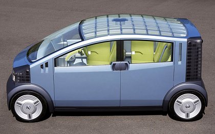 Nissan ideo, 2001