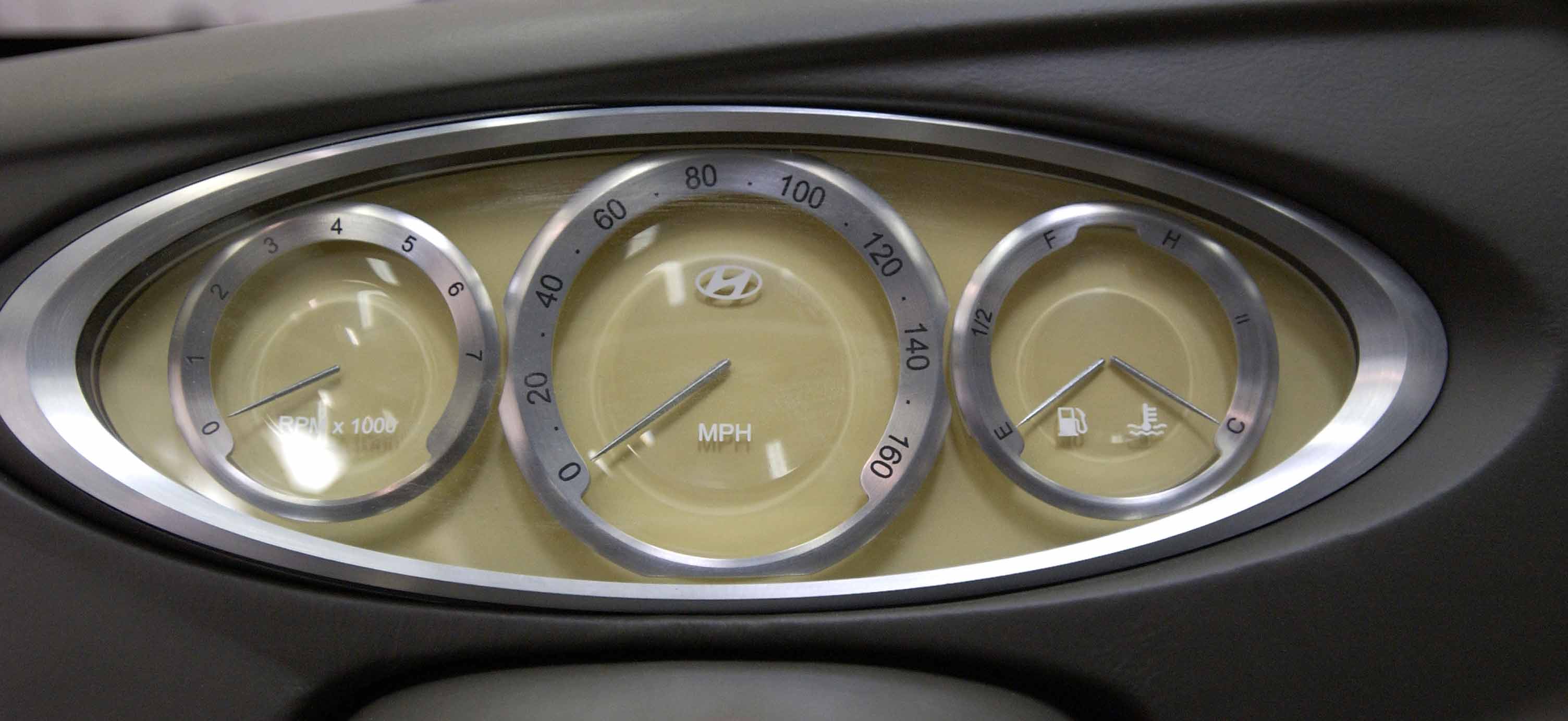 Hyundai HCD-7, 2002