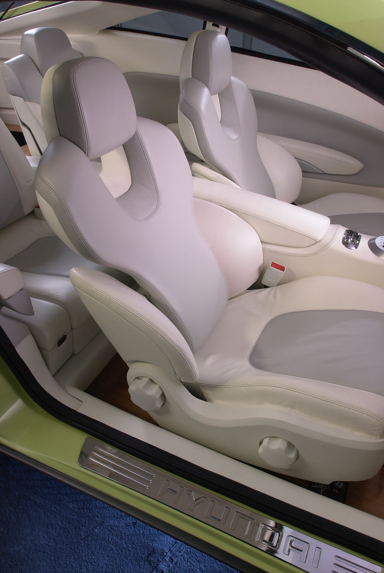 Hyundai HCD-8 Sports Tourer Concept, 2004 - Interior