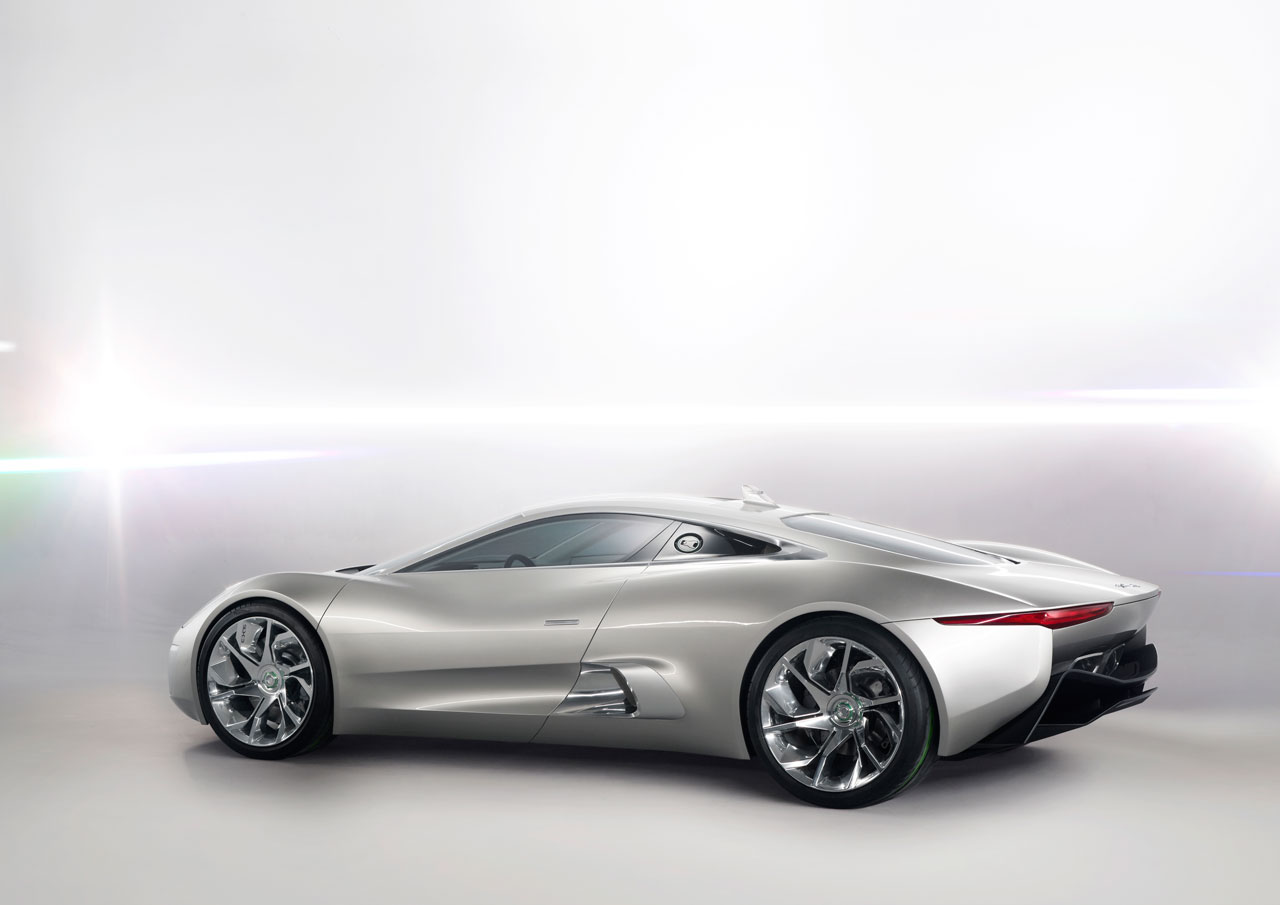 Jaguar C-X75, 2010