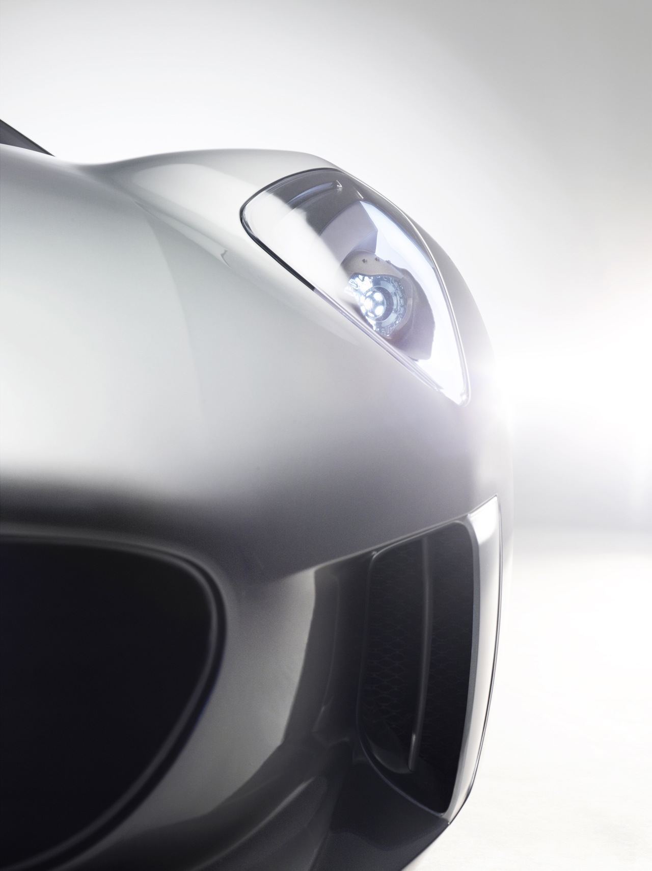Jaguar C-X75, 2010