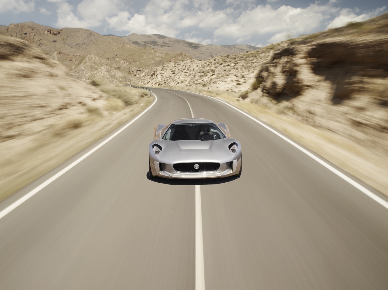 Jaguar C-X75, 2010
