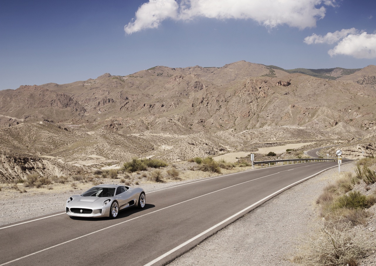 Jaguar C-X75, 2010