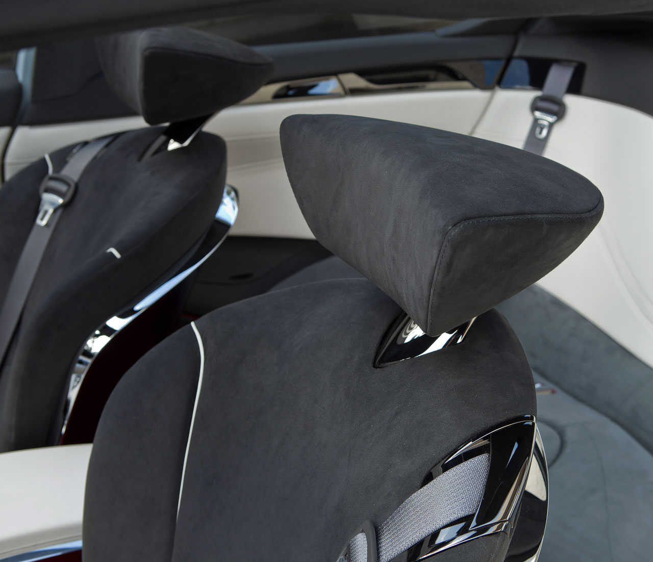 Nissan Ellure, 2010