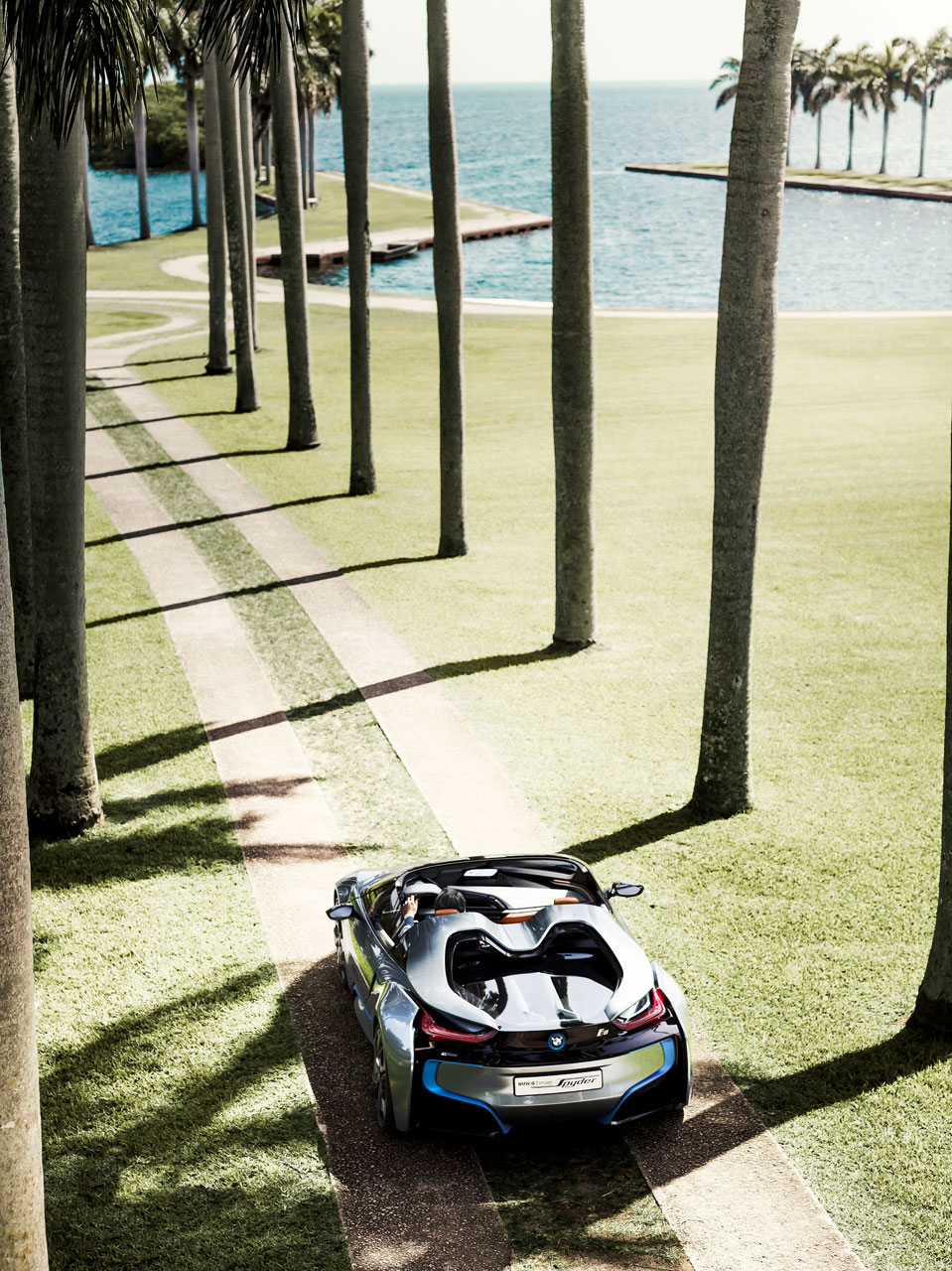 BMW i8 Spyder, 2012