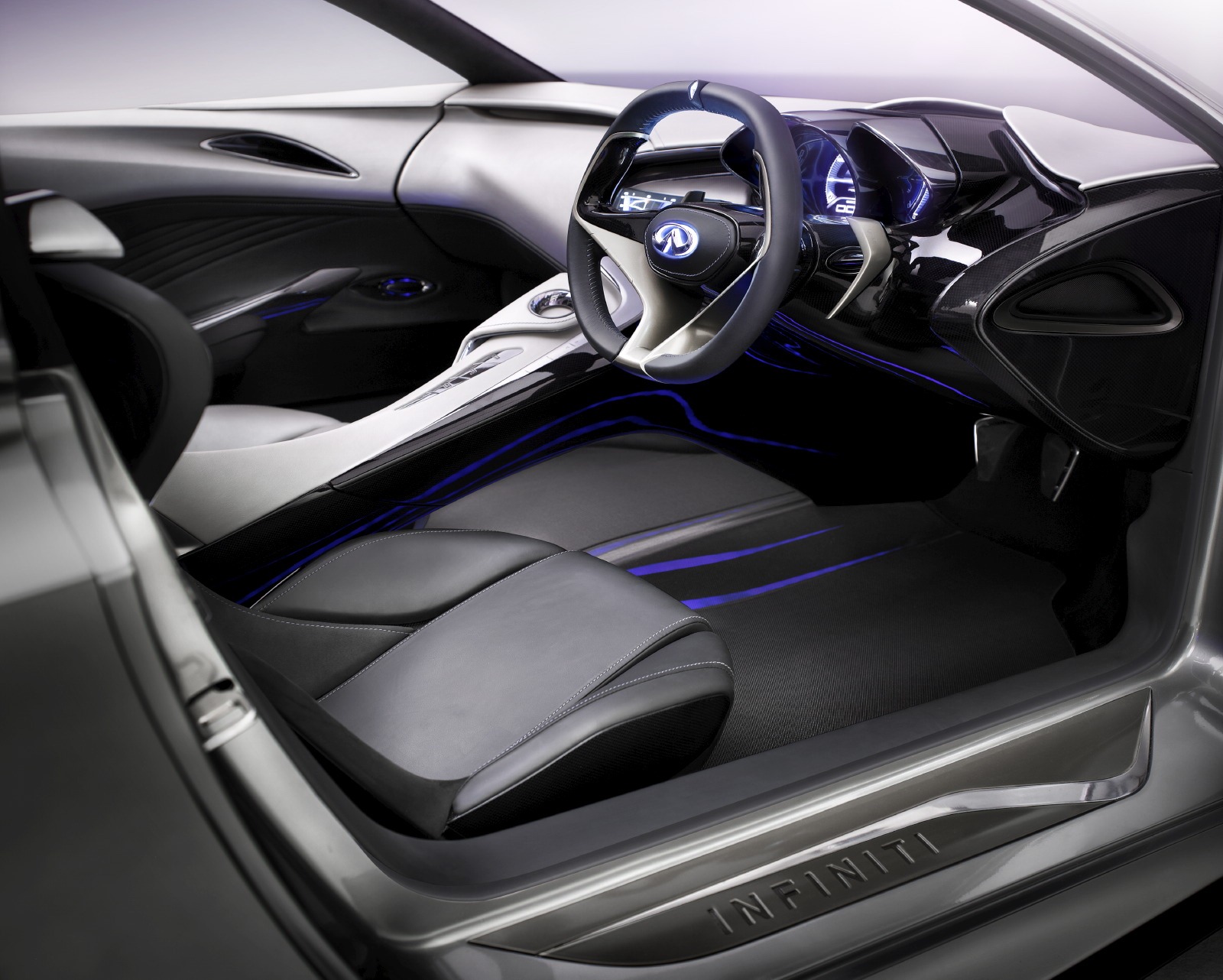 Infiniti Emerg-E, 2012