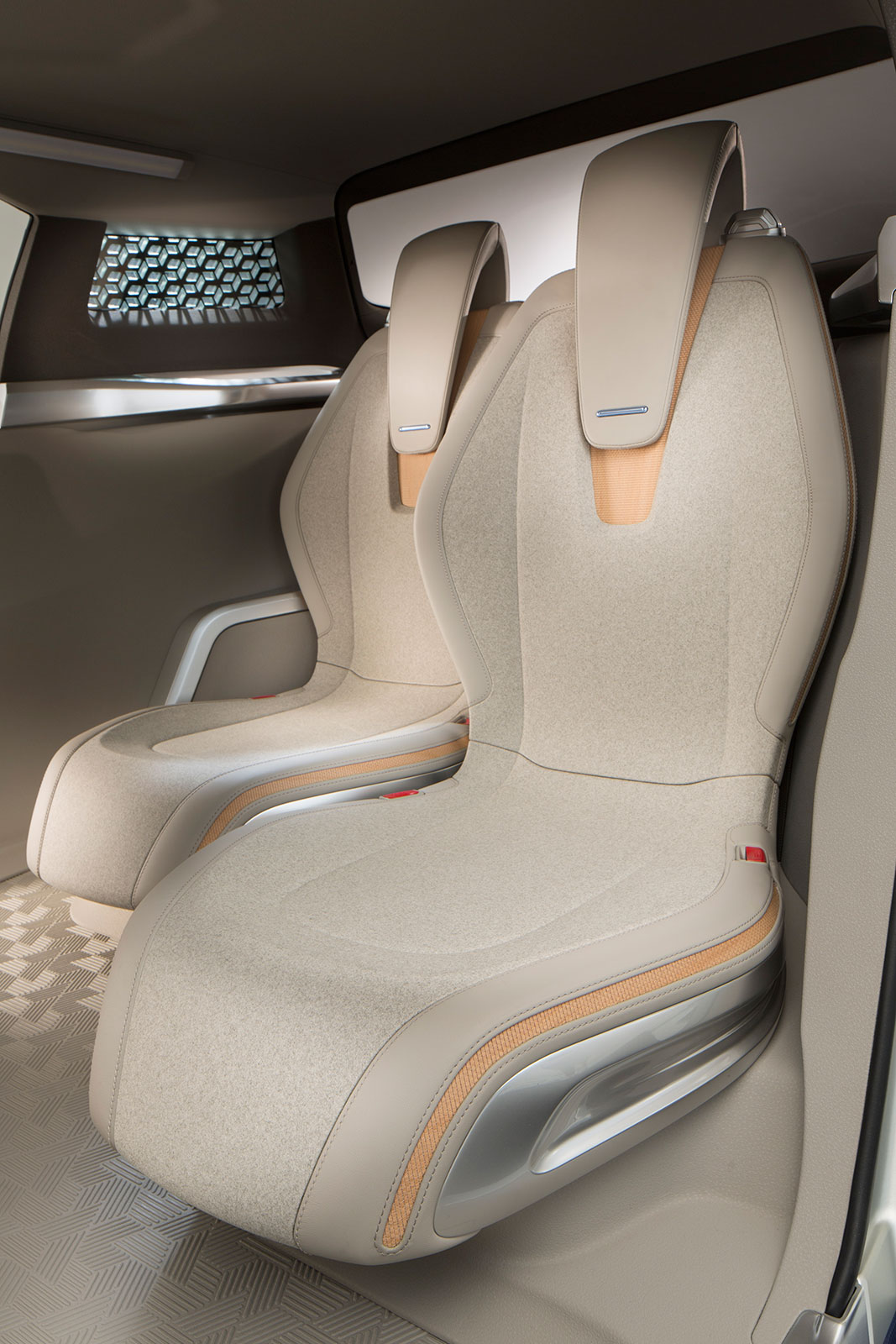 Nissan TeRRA, 2012 - Interior - Rear Seats 