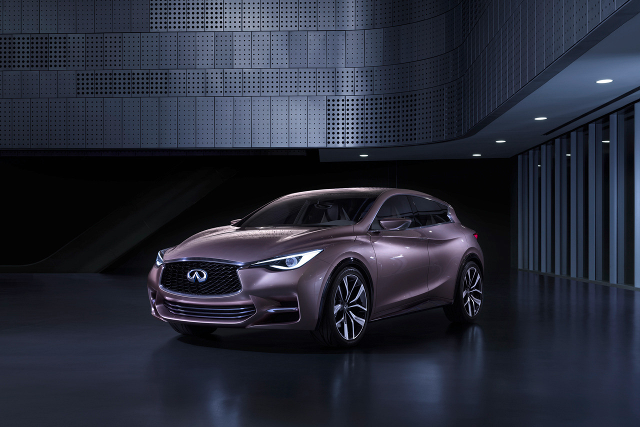 Infiniti Q30, 2013